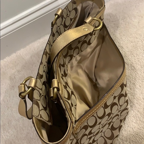 Coach Penelope Metallic Signature Tote XL - Picture 4 of 7